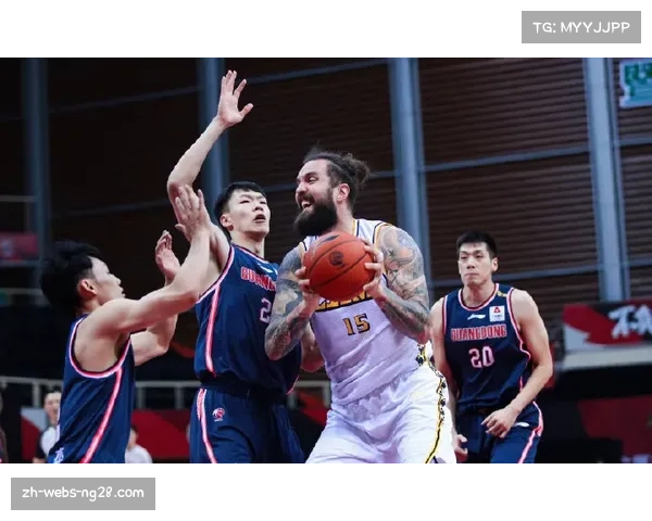 上海双塔体系下的内线控制力:王哲林怀特塞德如何主导禁区节奏 上海双塔体系下的内线控制力:王哲林怀特塞德如何主导禁区节奏